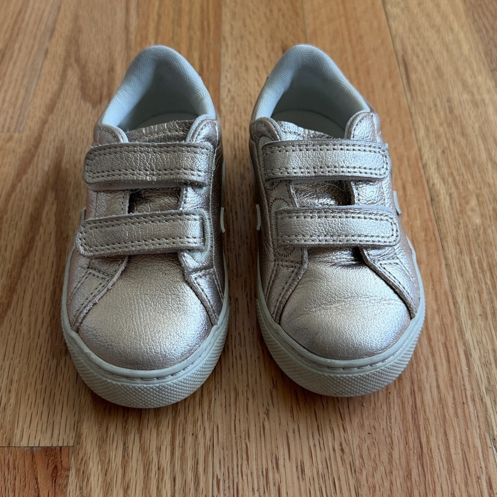 Toddler Veja Esplar Metallic Gold Velcro Sneakers - Picture 2 of 8